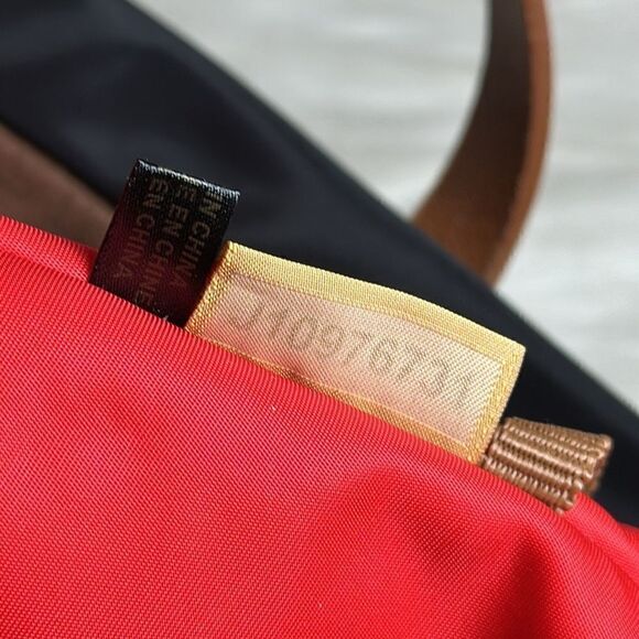 Dooney & Bourke NWT Leighton black nylon and leather satchel/ shoulder bag - Picture 10 of 11